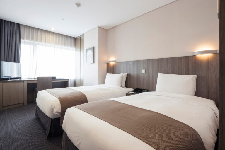 ホテル物件のカビ取りに強い会社をお探しならハーツリッチにお任せください