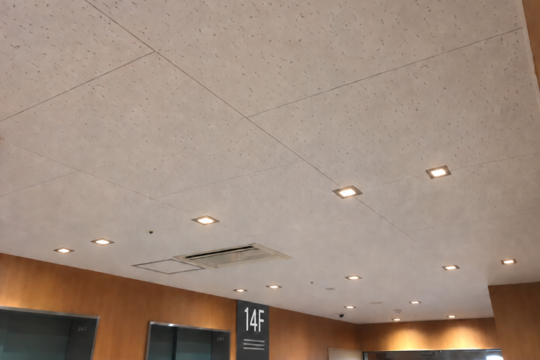【施工】診療を止められない大規模病院でカビの分割施工を実施。通常運営と院内管理を両立した事例