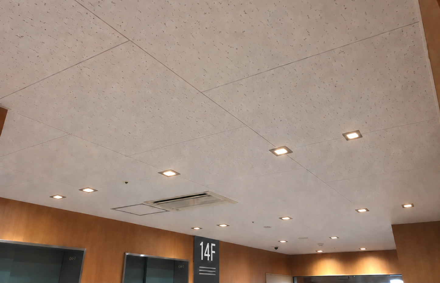 【施工】診療を止められない大規模病院でカビの分割施工を実施。通常運営と院内管理を両立した事例